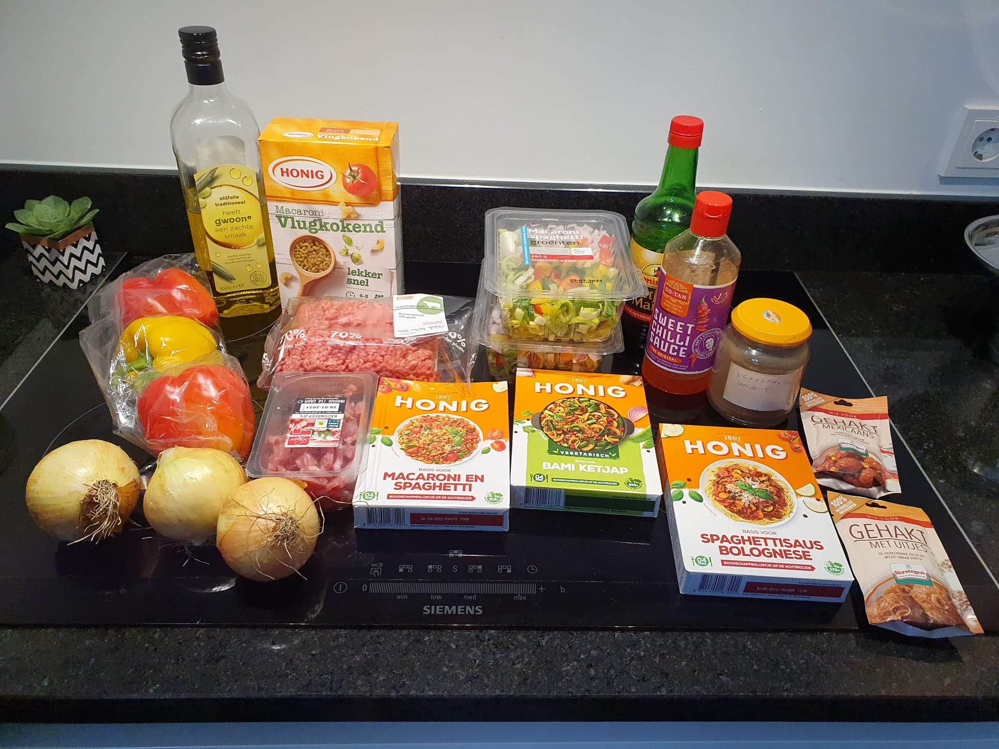 Kruidige macaroni met gehakt en Bacon