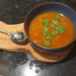 kruidige goulash soep met rundvlees