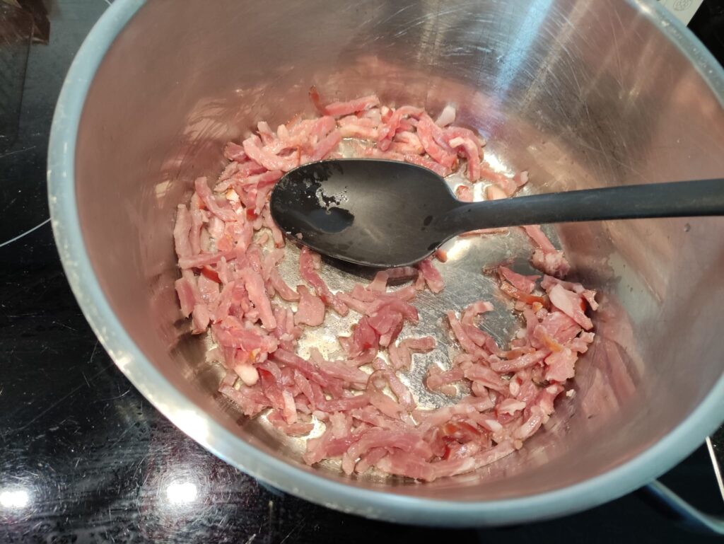 Groentesoep met bacon en rundvlees