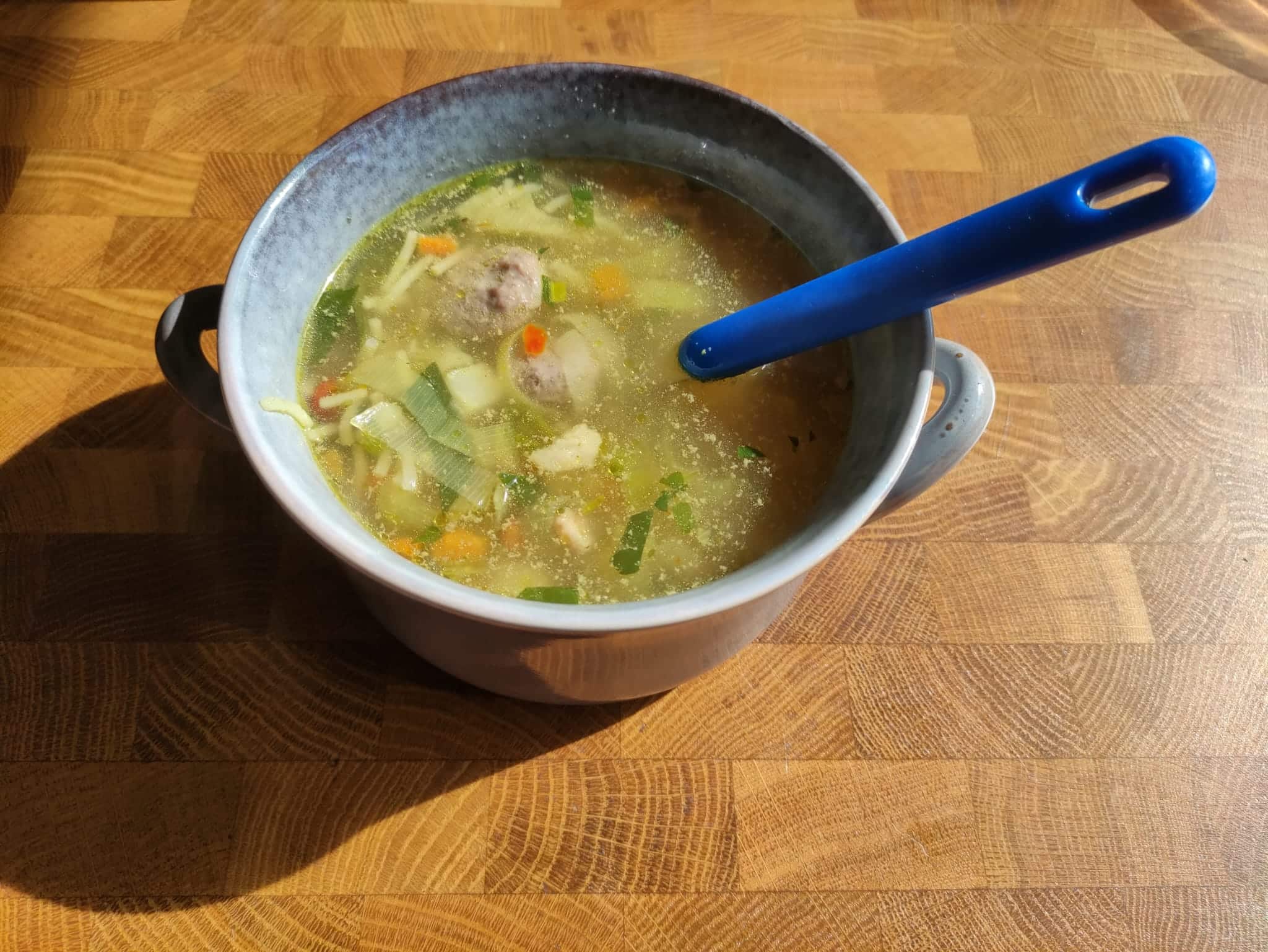 Groentesoep met bacon en rundvlees